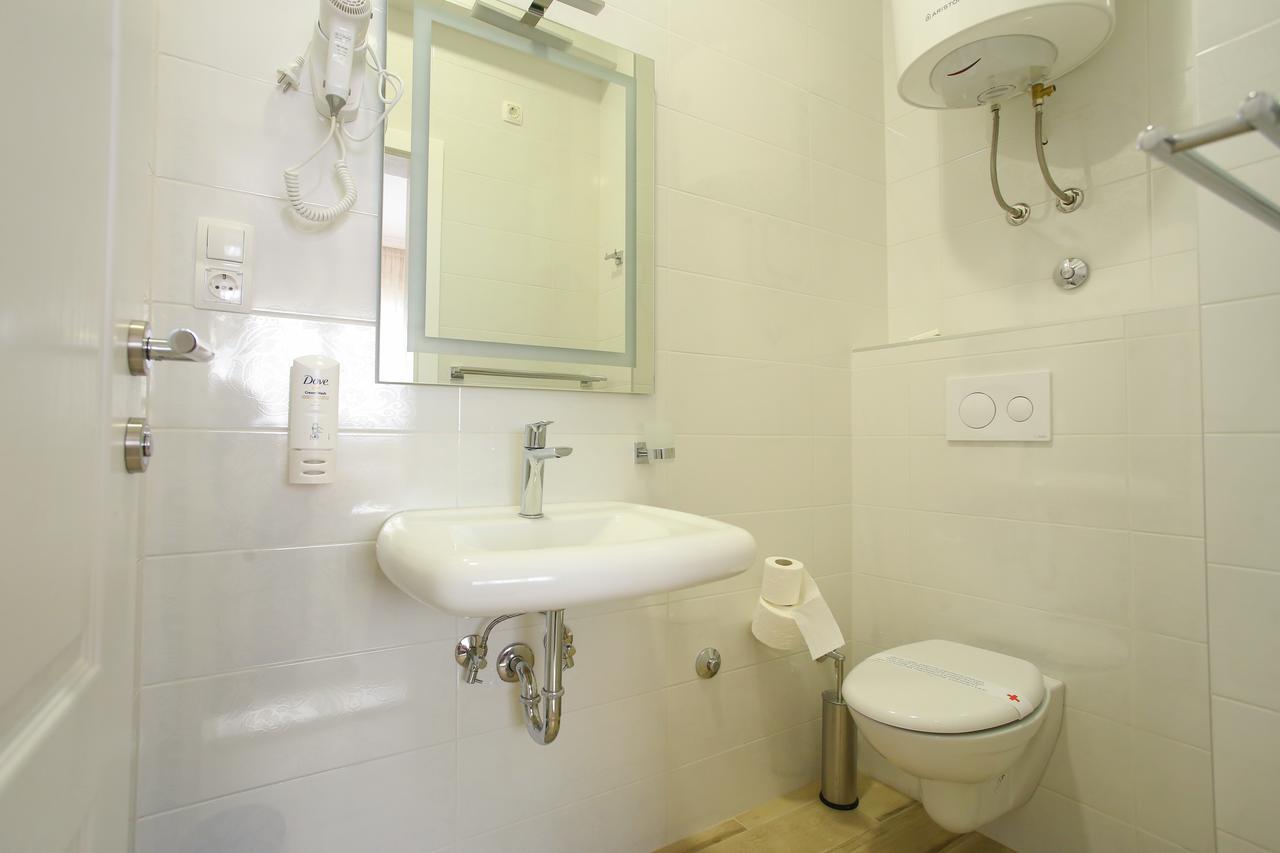 מוסטר Villa Prestige מראה חיצוני תמונה